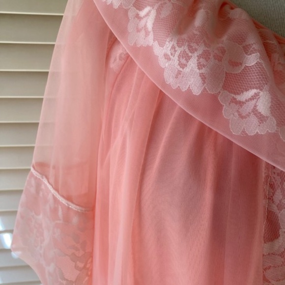1960's Berkliff Peach Chiffon Peignoir Set - Picture 10 of 15